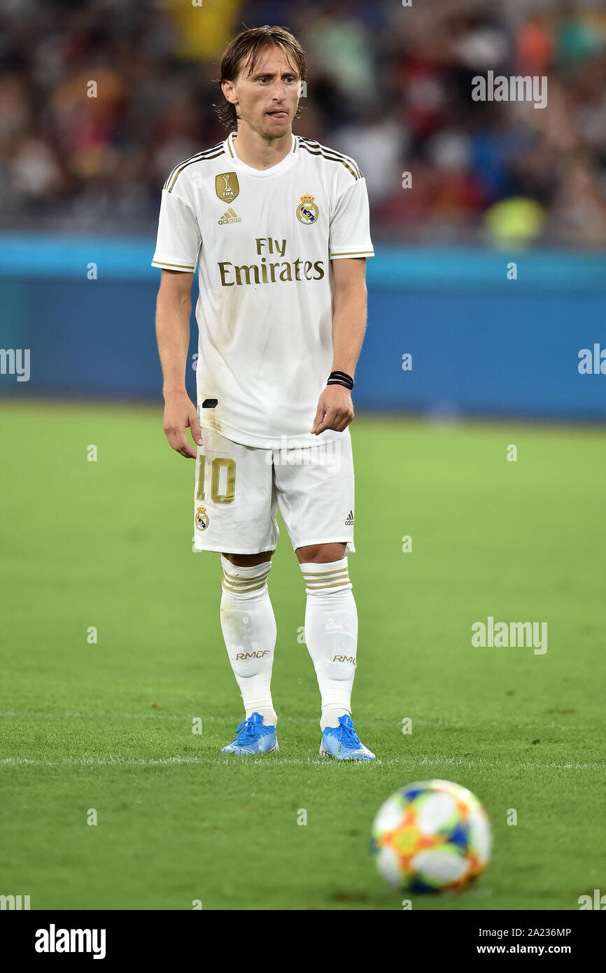 Real Madrid 2019/20 Modric Home Jersey (Player Version)