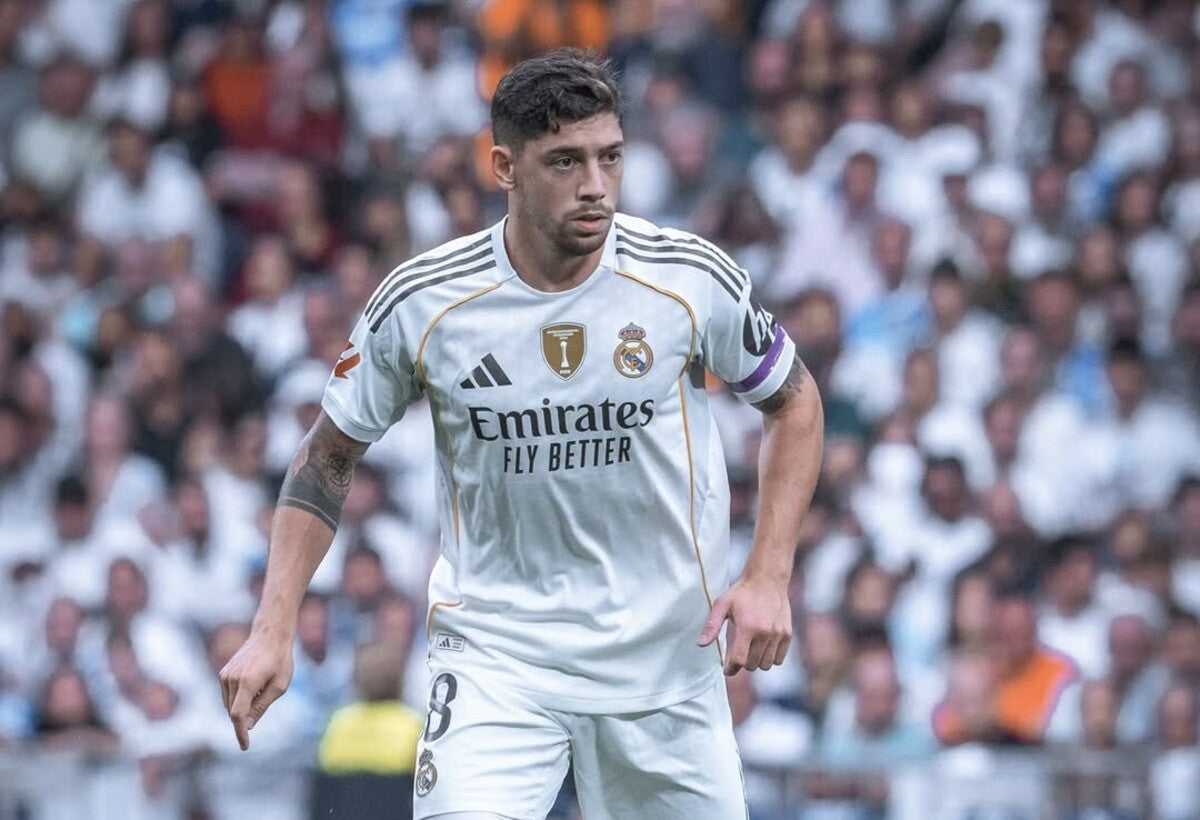 Real Madrid 2025/26 Valverde Player Version Home Jersey