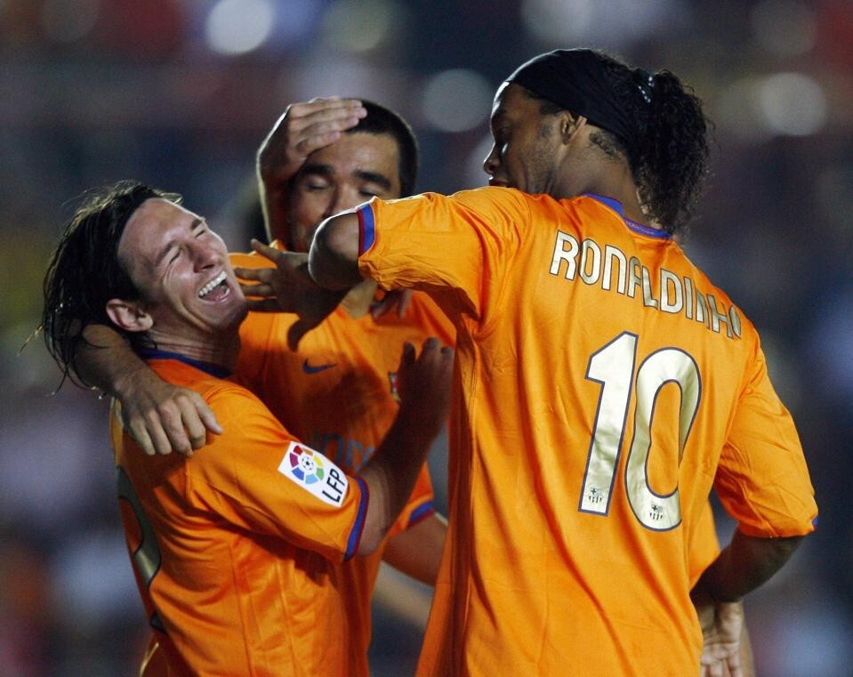 Barcelona 2006/07 Ronaldinho Away Jersey