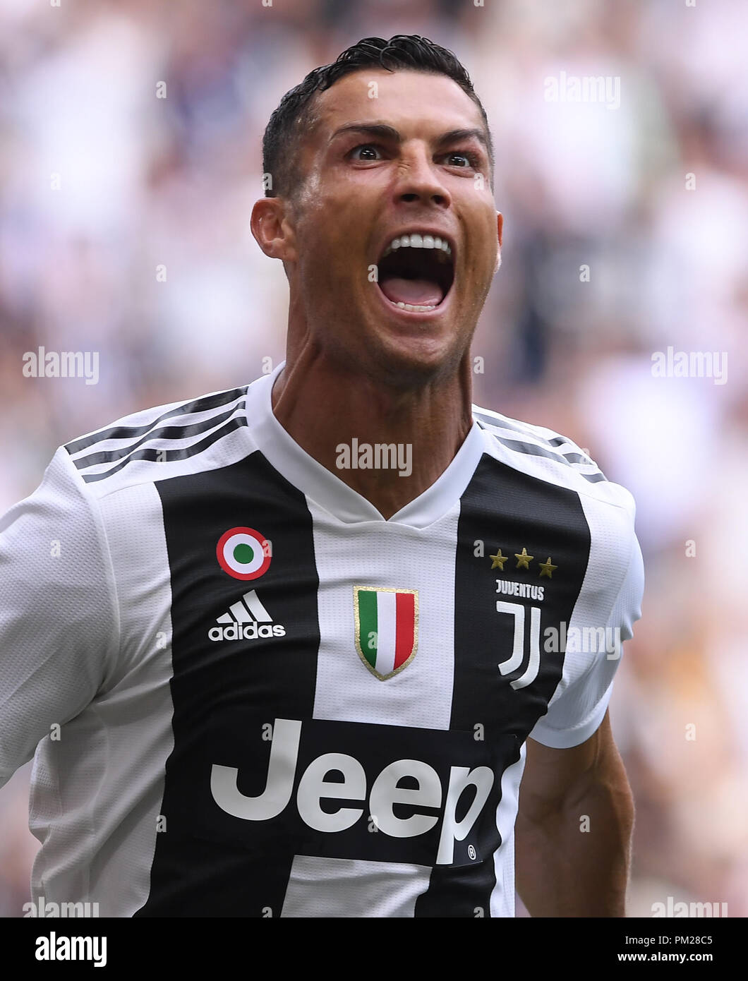 Juventus 2018/19 Cristiano Ronaldo Home Jersey (Player Version)