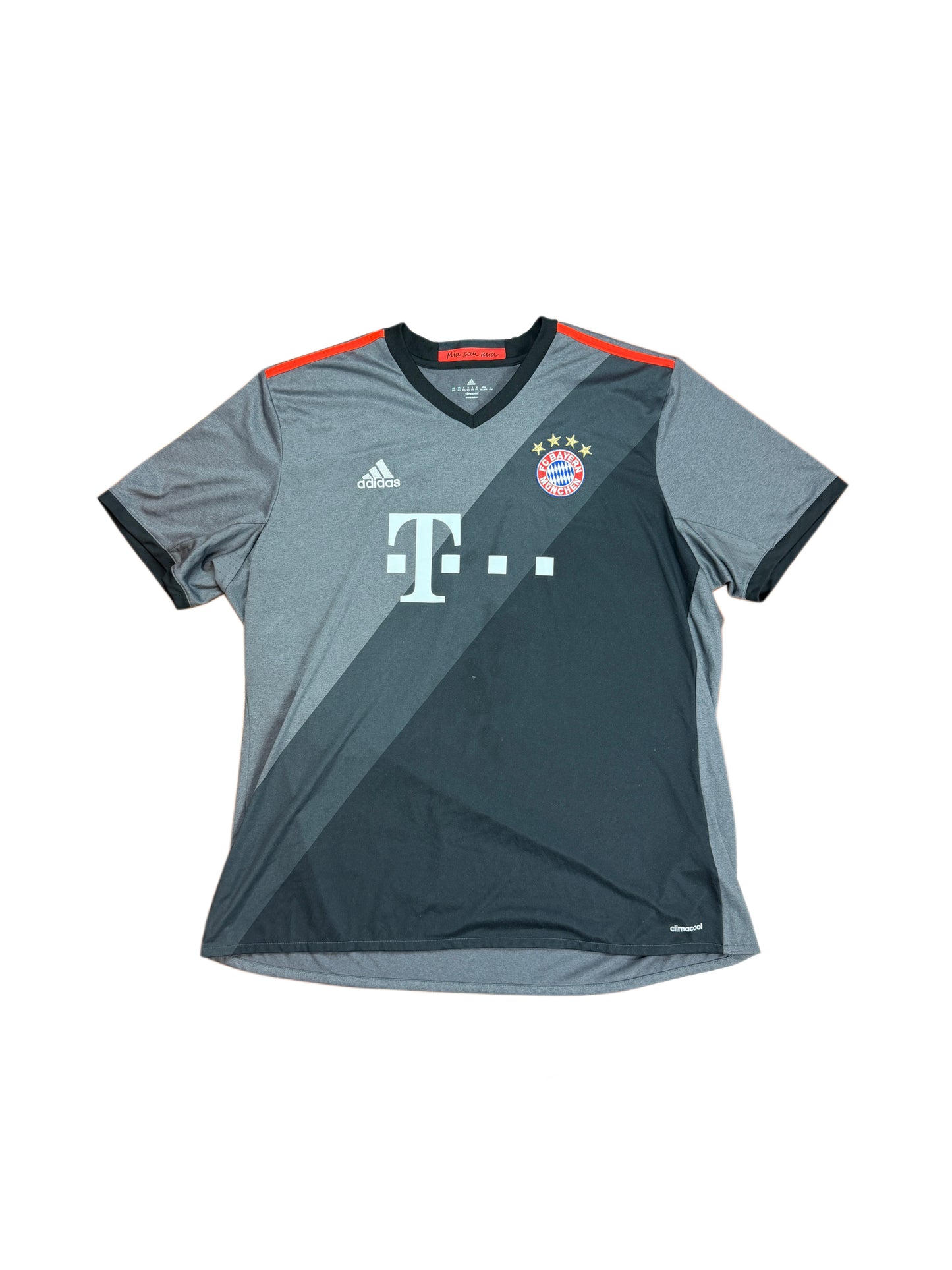 Bayern Munich 2016/17 Thiago Third Jersey