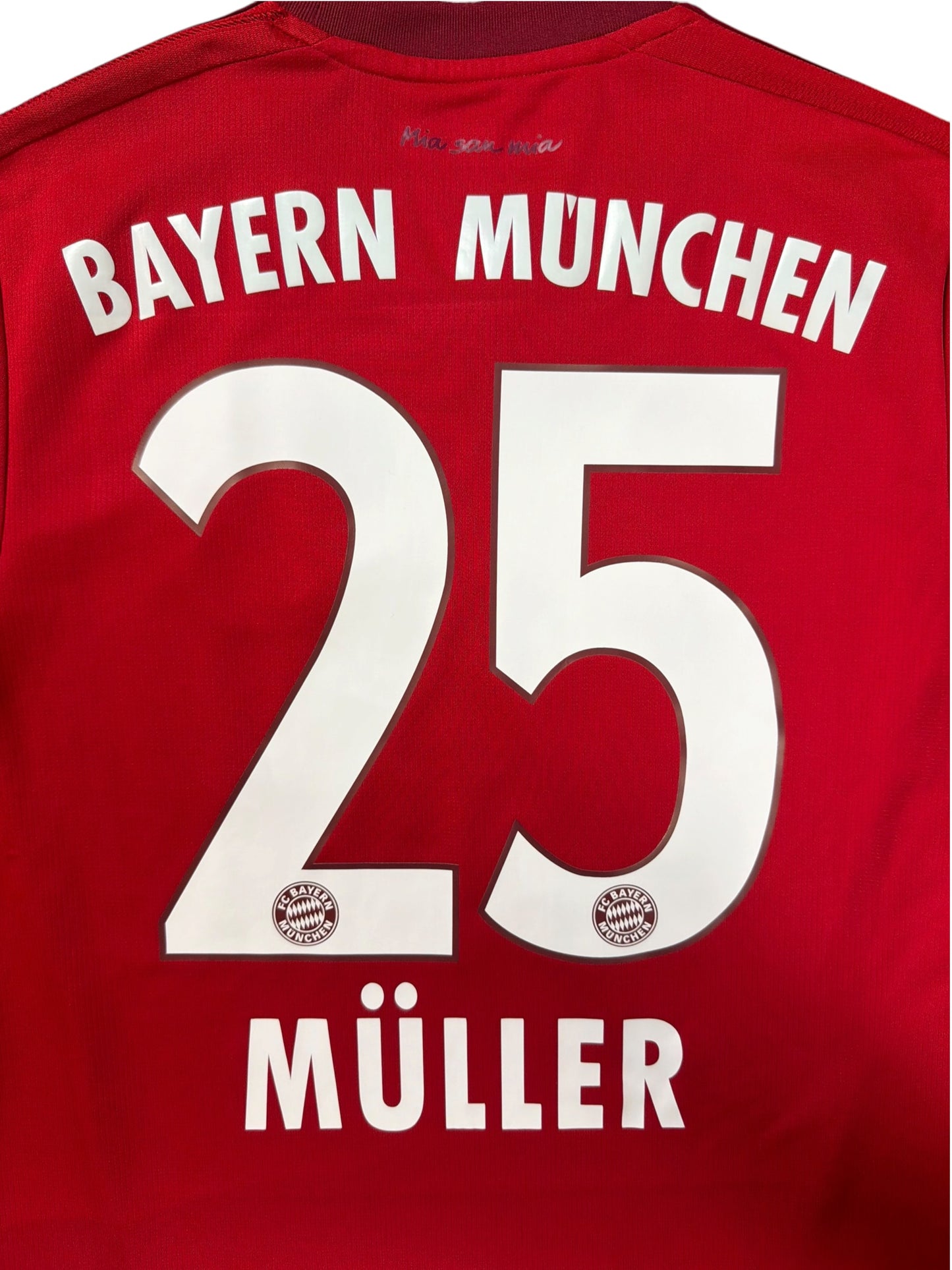 Bayern Munich 2015/16 Muller Home Jersey