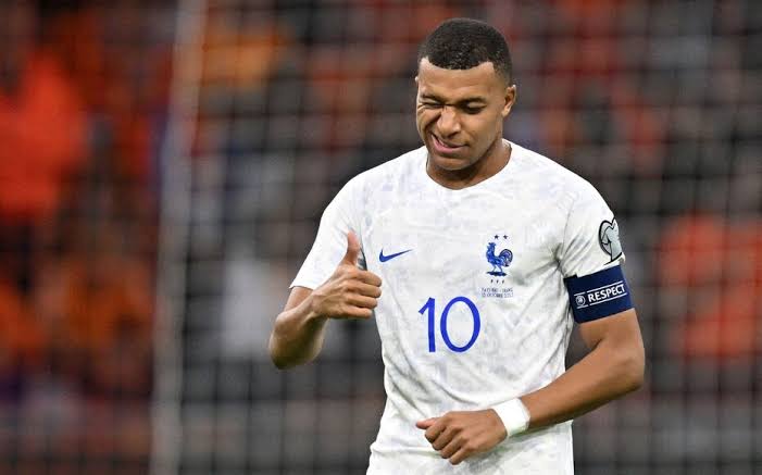 France 2022/23 Mbappe Away Jersey (Player Version)