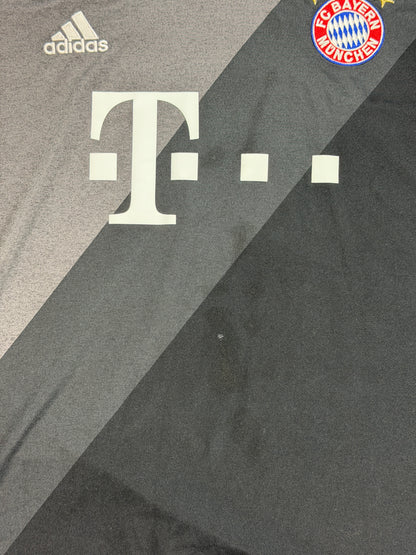 Bayern Munich 2016/17 Thiago Third Jersey