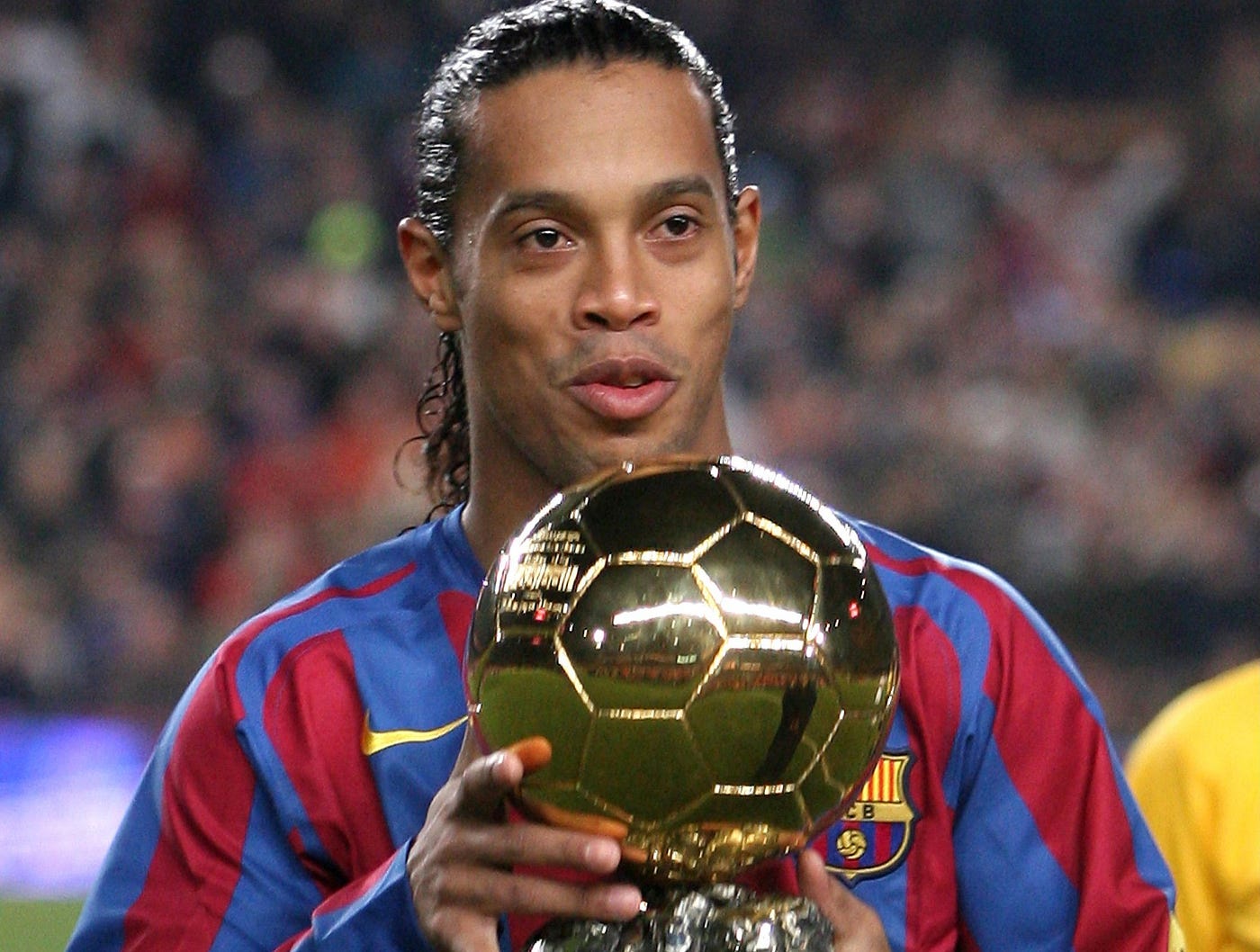 Barcelona 2005/06 Ronaldinho Long Sleeve Home Jersey (2026 Retro)