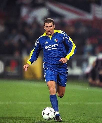 Juventus 1997/98 Away Jersey