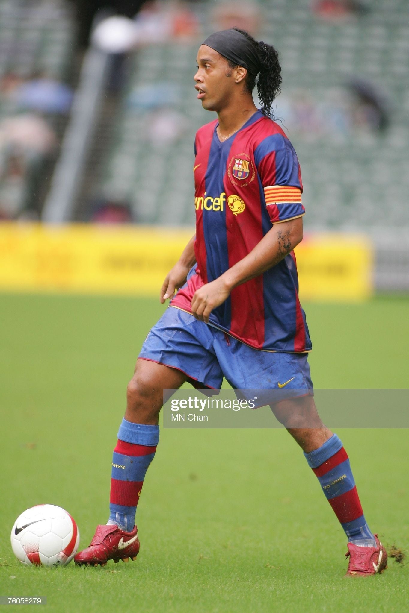 Barcelona 2007/08 Ronaldinho Home Jersey