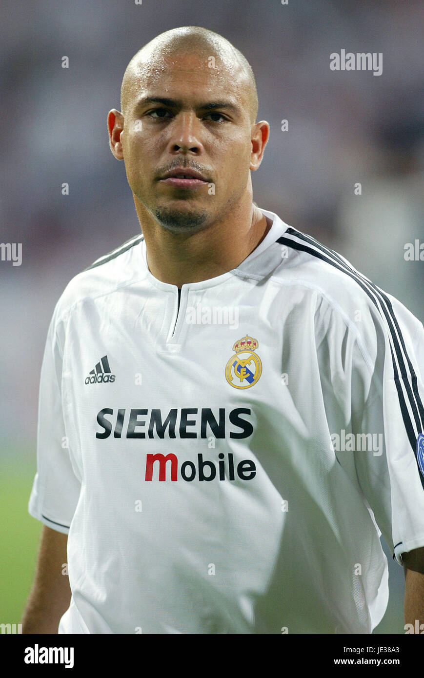 Real Madrid 2003/04 Ronaldo Home Jersey