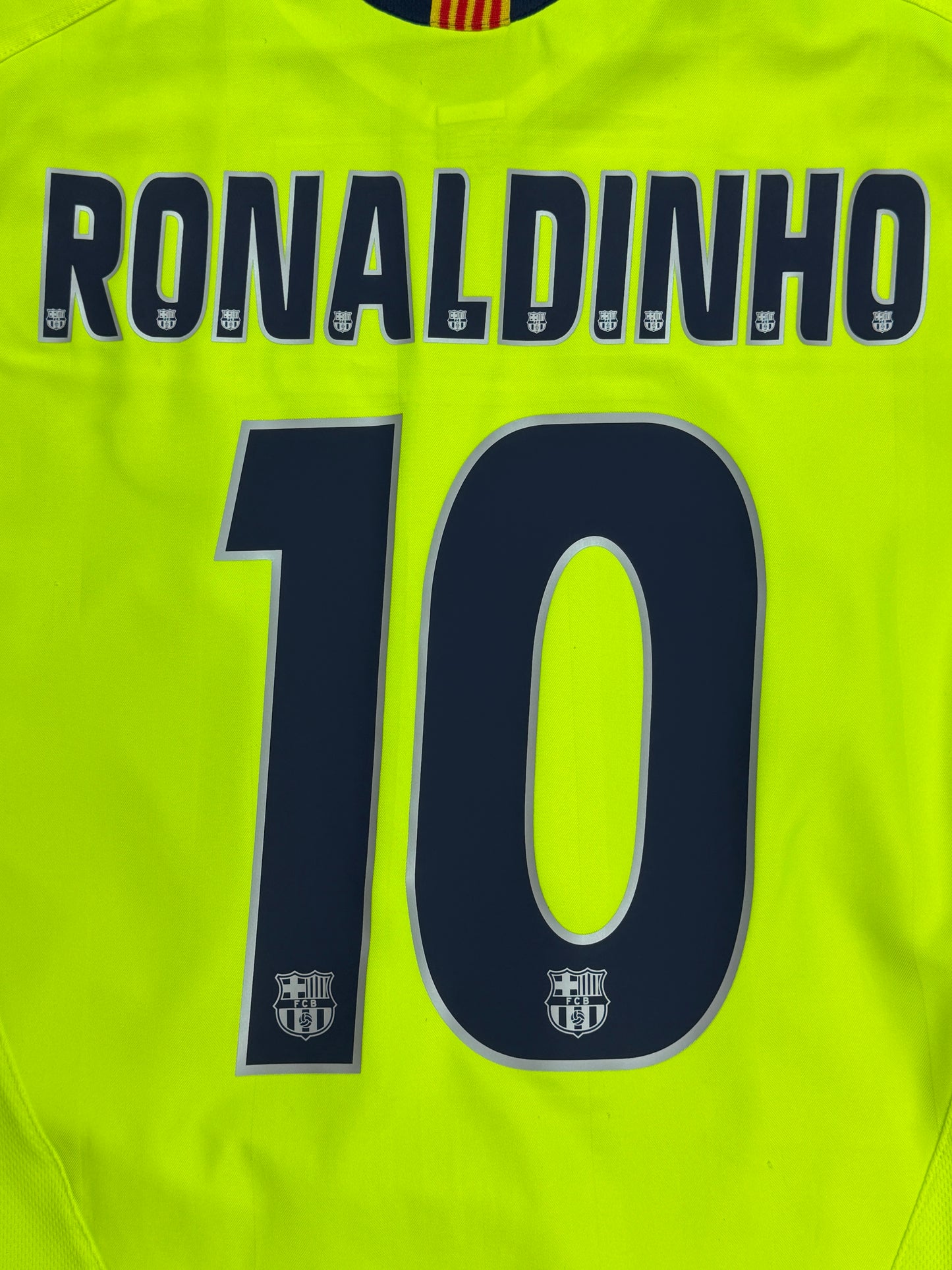 Barcelona 2005/06 Ronaldinho Away Jersey