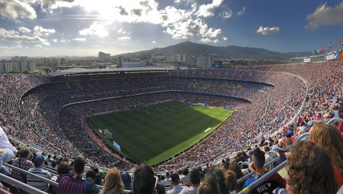 Barcelona players give Real Madrid a guard of honour at the Santiago Bernabéu